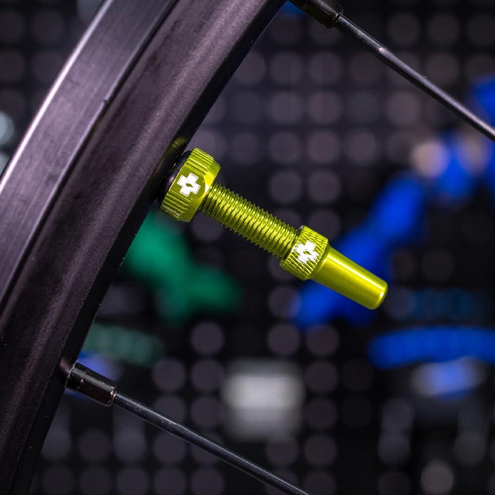 Muc-Off Graue Presta Tubeless Ventile, 44 mm - Hochwertige Anti-Leck Fahrradventile mit integriertem Werkzeug zum Entfernen des Ventilkerns Alcovic
