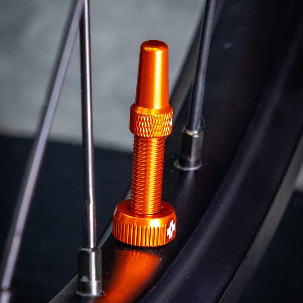 Muc-Off Graue Presta Tubeless Ventile, 44 mm - Hochwertige Anti-Leck Fahrradventile mit integriertem Werkzeug zum Entfernen des Ventilkerns Alcovic