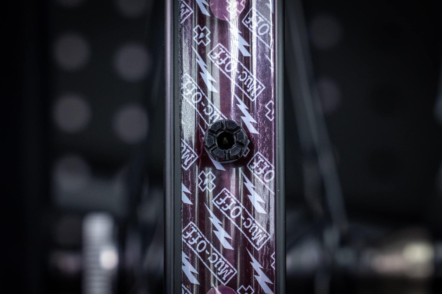 Muc-Off Graue Presta Tubeless Ventile, 44 mm - Hochwertige Anti-Leck Fahrradventile mit integriertem Werkzeug zum Entfernen des Ventilkerns Alcovic