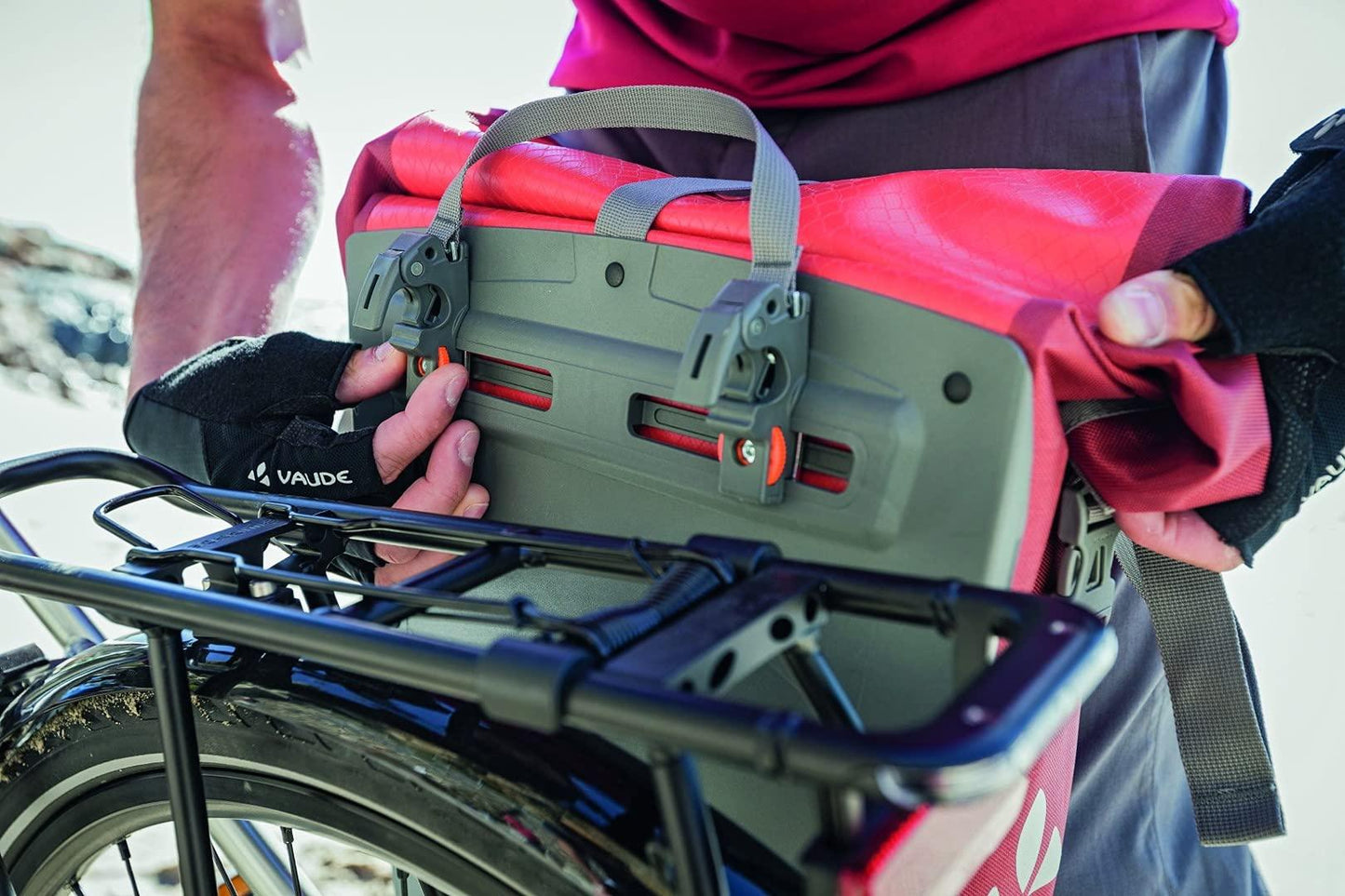 VAUDE Fahrradtaschen für Gepäckträger Aqua Back 2x24L, 2 x Hinterradtaschen wasserdicht, Fahrrad Gepäckträgertasche hinten, einfache Befestigung – Made in Germany Alcovic