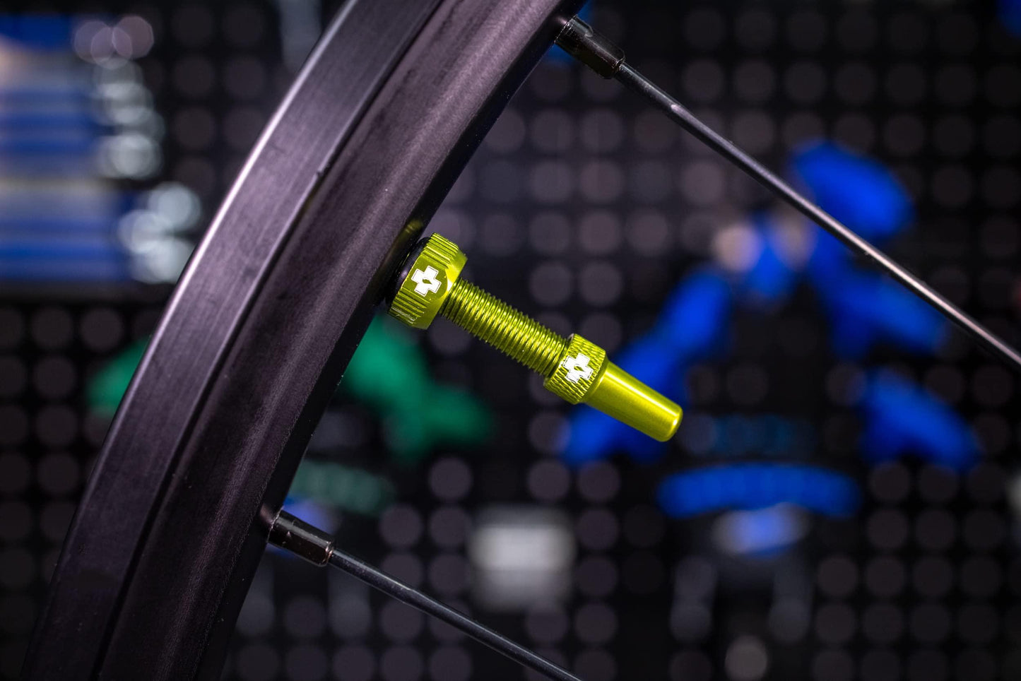 Muc-Off Graue Presta Tubeless Ventile, 44 mm - Hochwertige Anti-Leck Fahrradventile mit integriertem Werkzeug zum Entfernen des Ventilkerns Alcovic
